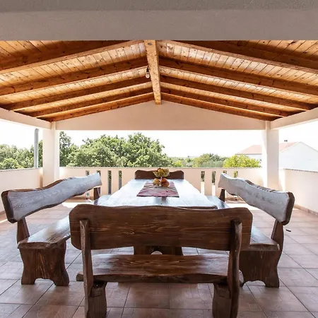 5 Bedroom Gorgeous In *