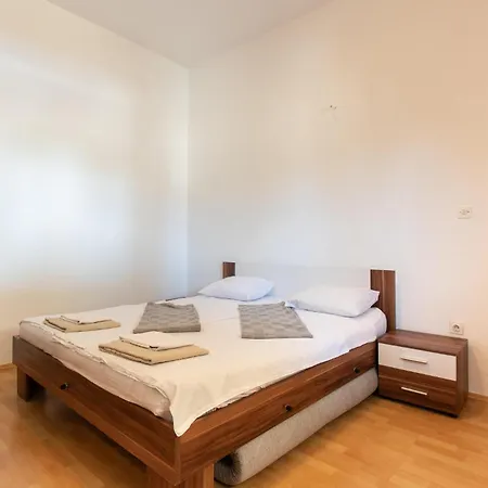 5 Bedroom Gorgeous In Podlug