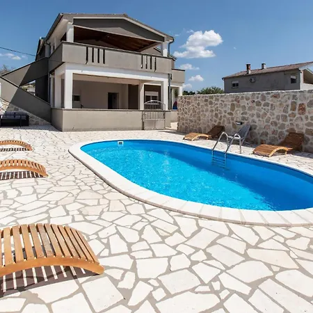 度假居 5 Bedroom Gorgeous In *