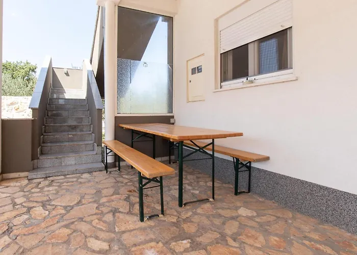 5 Bedroom Gorgeous In