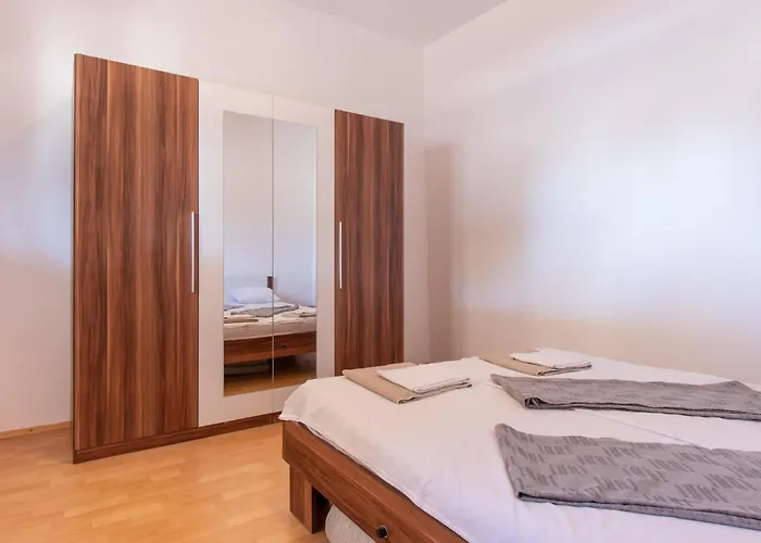 5 Bedroom Gorgeous In