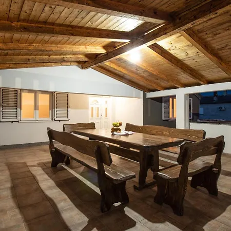 5 Bedroom Gorgeous In * Podlug