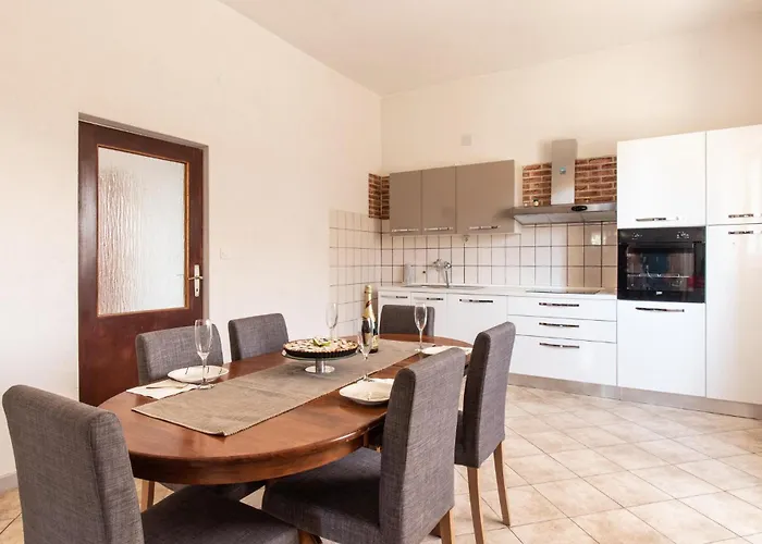 5 Bedroom Gorgeous In 펜션
